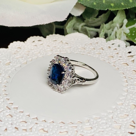 Beautiful Blue Halo 925 Silver CZ Statement Ring, Elegant - Picture 2 of 10
